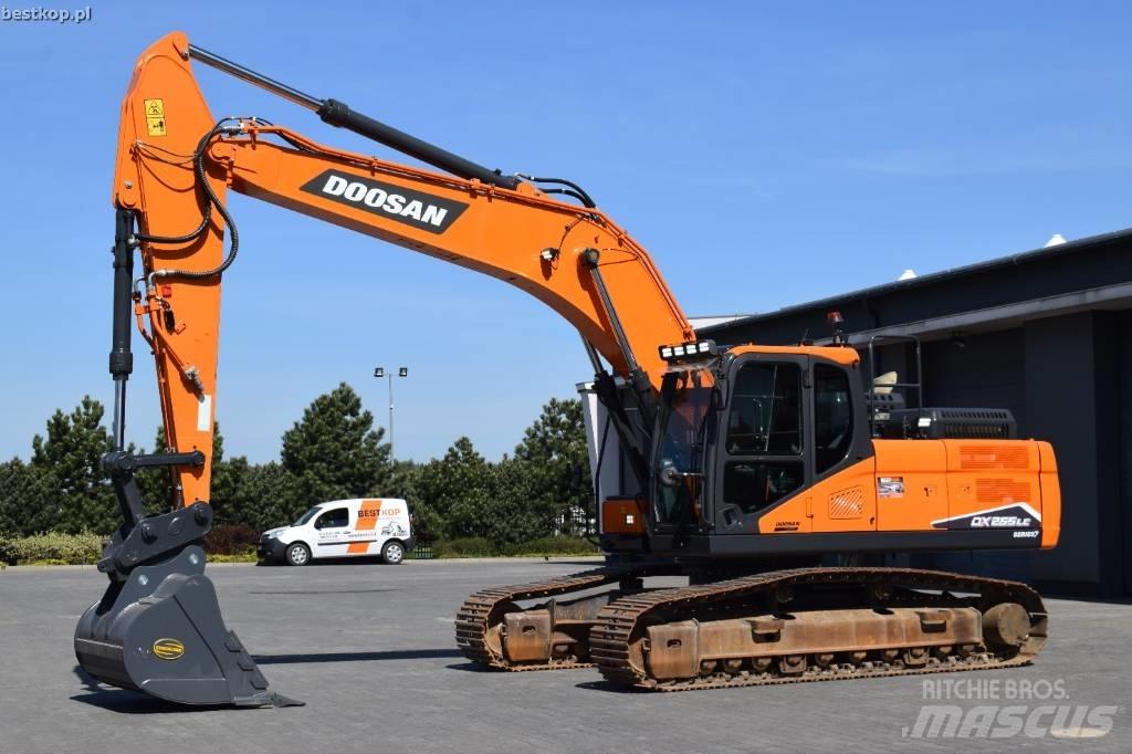 Doosan DX 255 LC-7 Raupenbagger