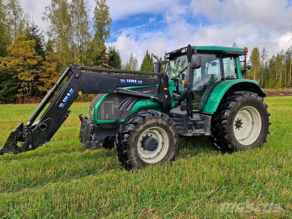 Valtra T 182 Versu Traktoren