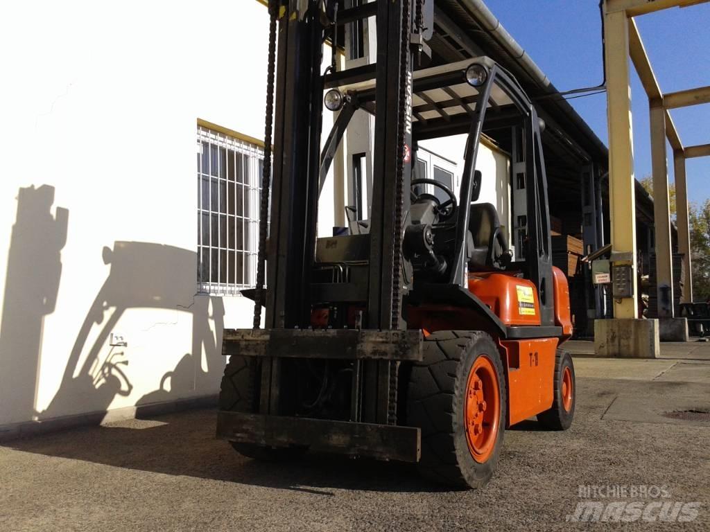 Nissan FGD09A30Q Dieselstapler