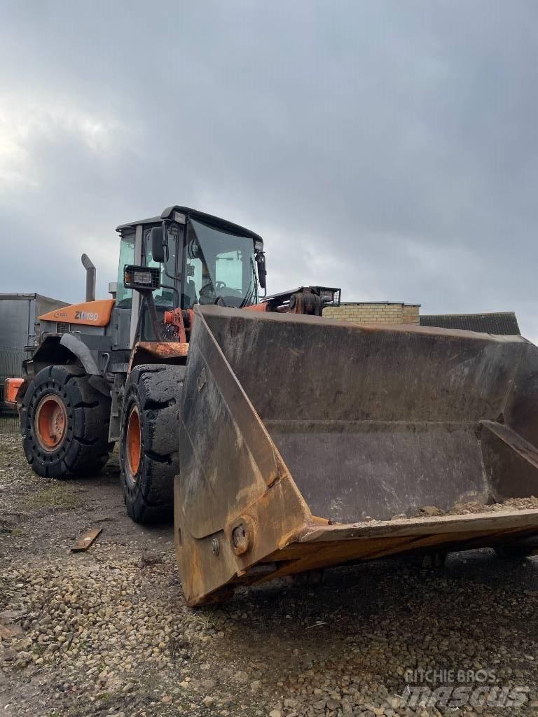 Hitachi ZW 180-5 Radlader