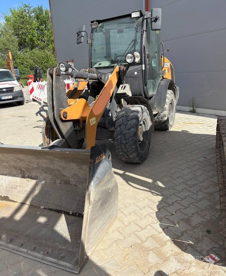 CASE 121 F Radlader