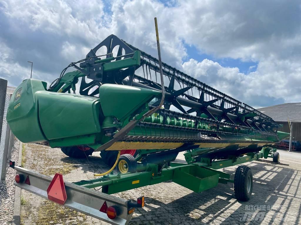 John Deere S 690 i Mähdrescher
