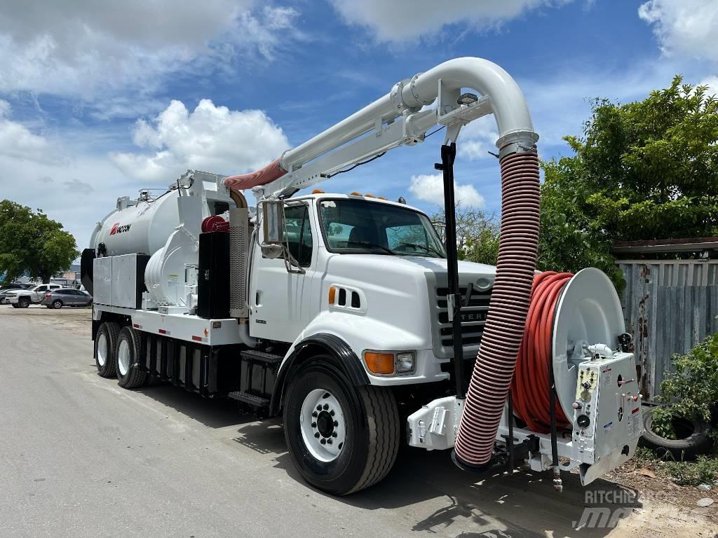 Sterling L 9500 Saug- und Druckwagen