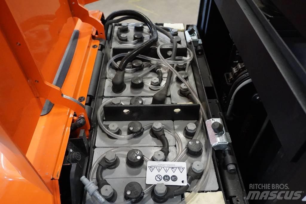 Toyota OSE100 Mittelhub-Kommissionierer