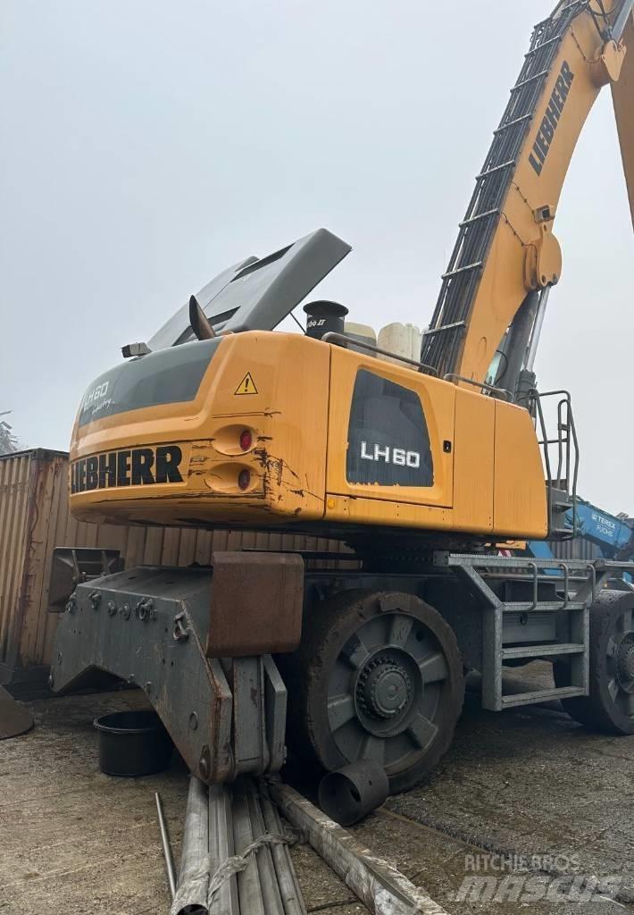 Liebherr LH 60 M Materialumschlag