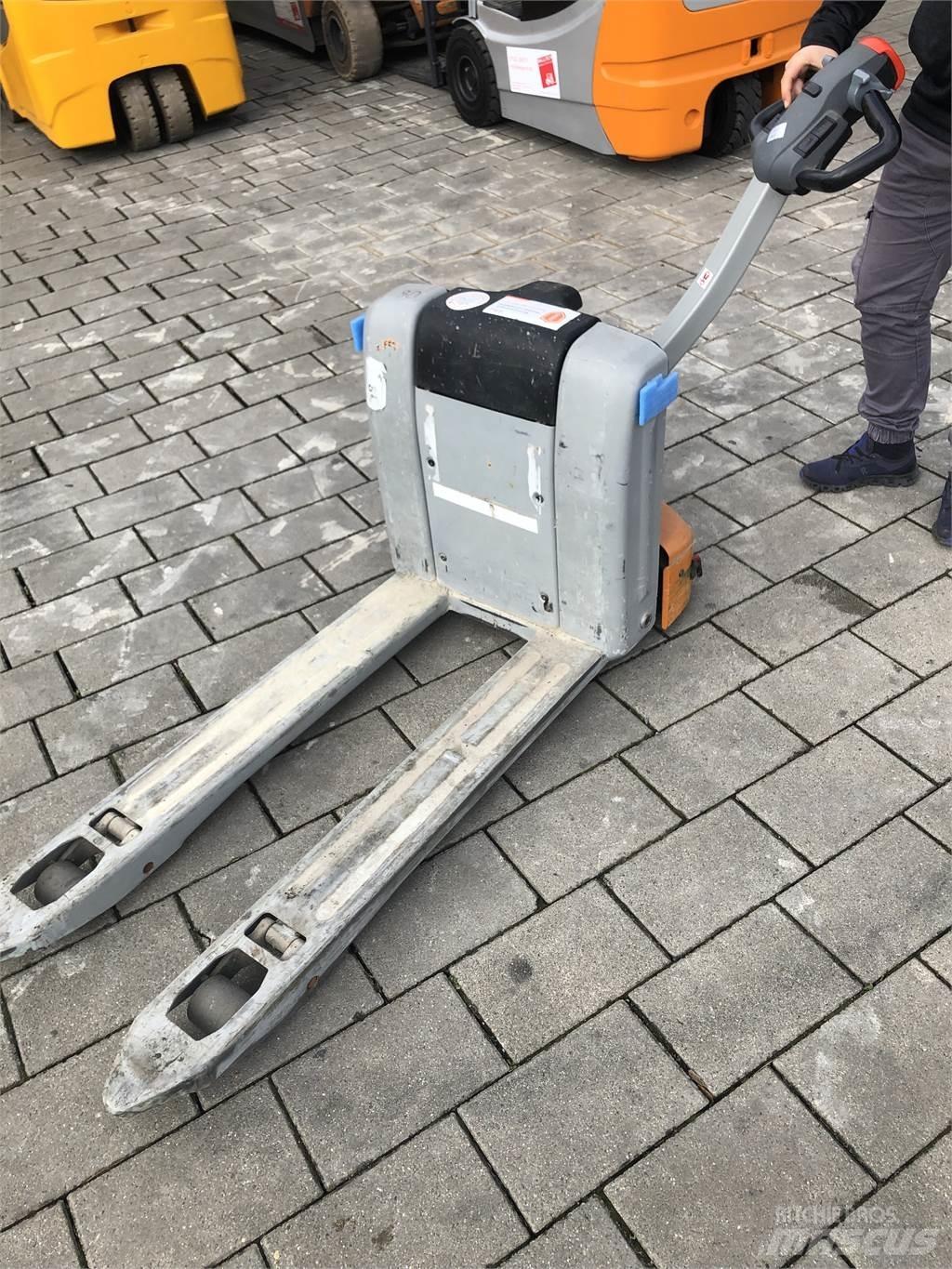 Still ECH15/LIION Niedergabelstapler