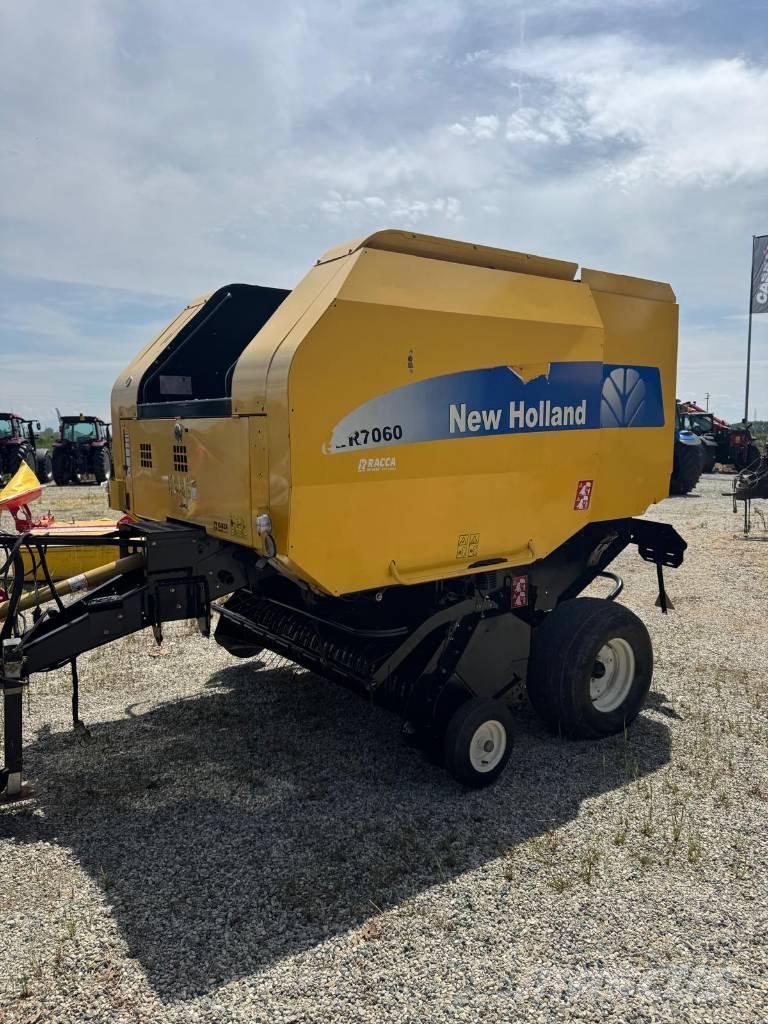 New Holland BR 7060 Rundballenpressen