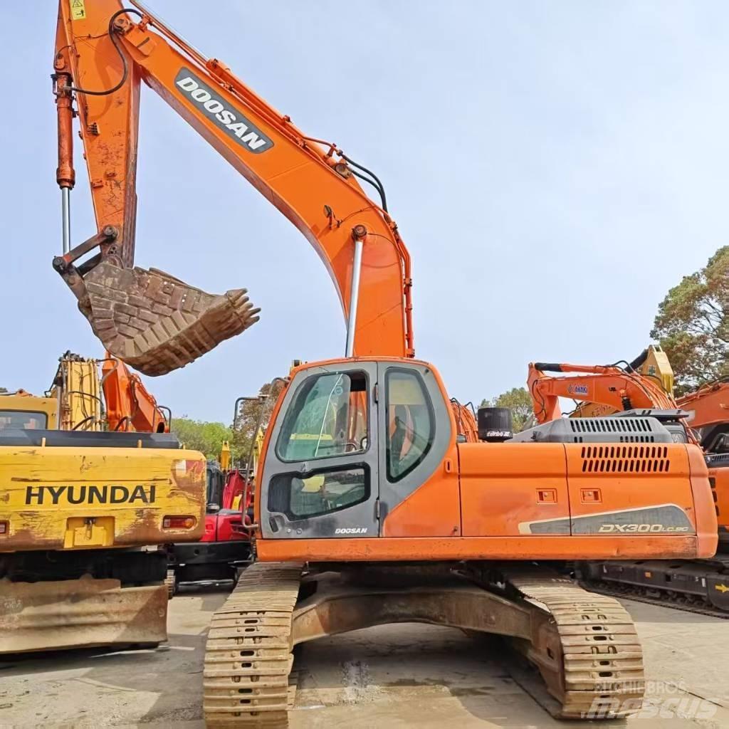 Doosan DX 300 LC Raupenbagger