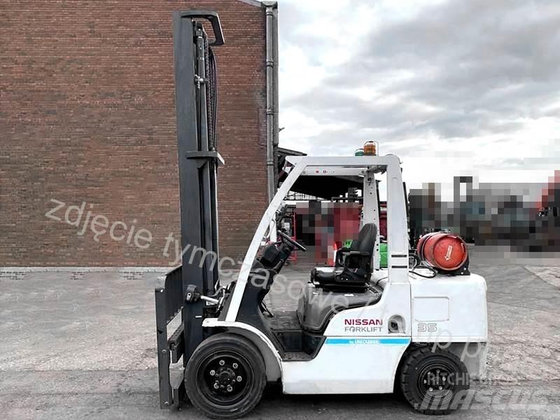 Nissan UG1F2A35DU Gasstapler