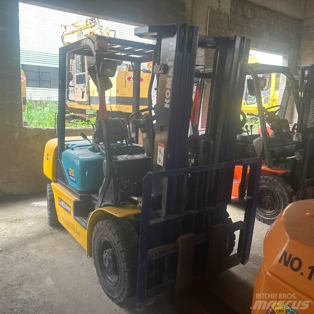 Komatsu F25T-14 Dieselstapler