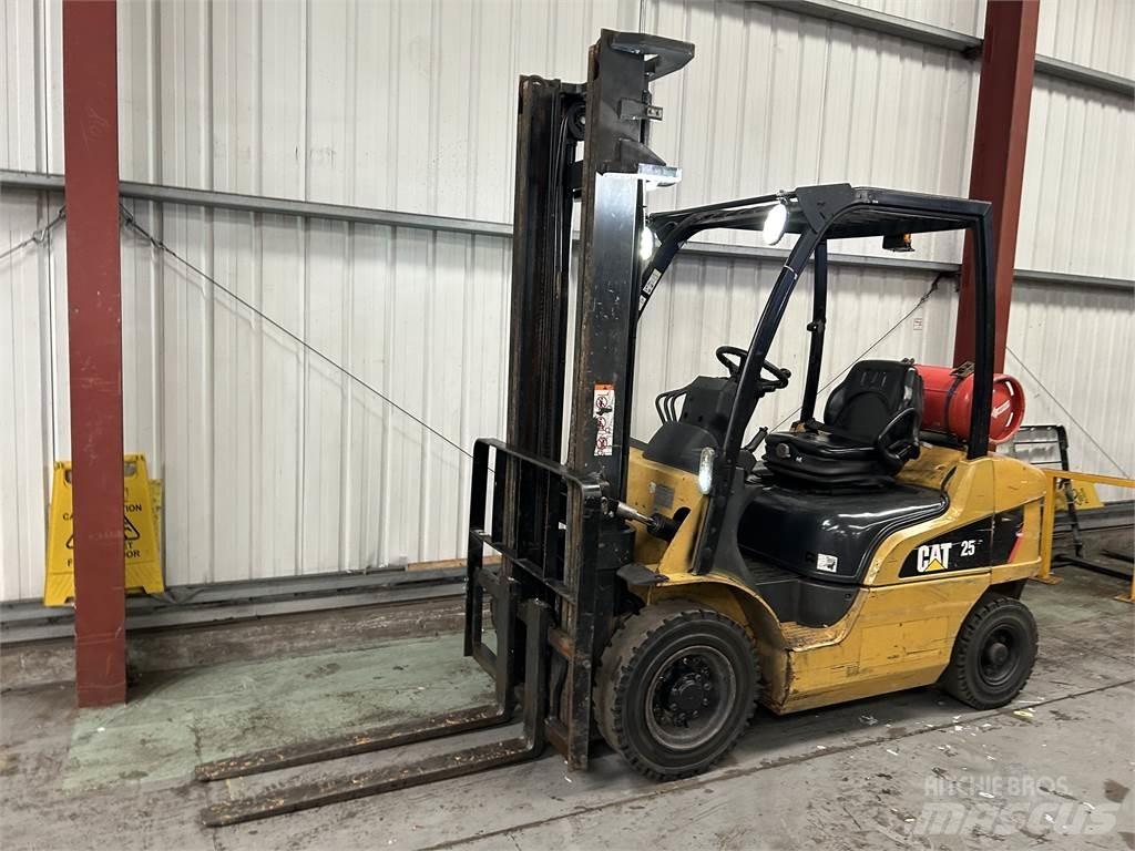 CAT GP25N Gasstapler