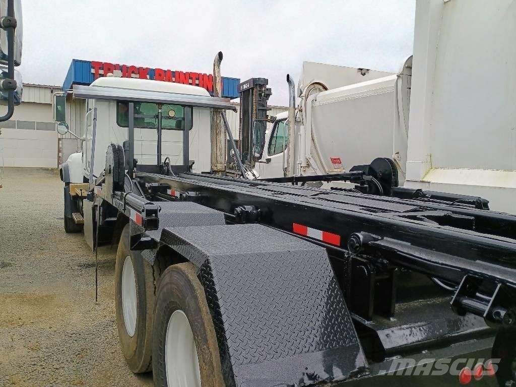 Mack CV 713 Absetzkipper