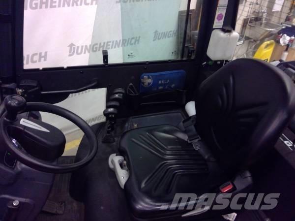 Jungheinrich TFG 320 Gasstapler