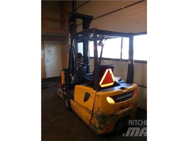 Jungheinrich EFG216K Elektrostapler