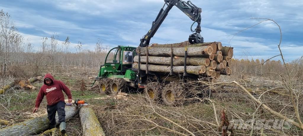 John Deere 1110 Forwarder