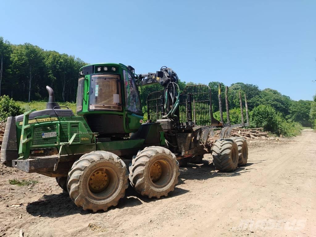 John Deere 1110 Forwarder
