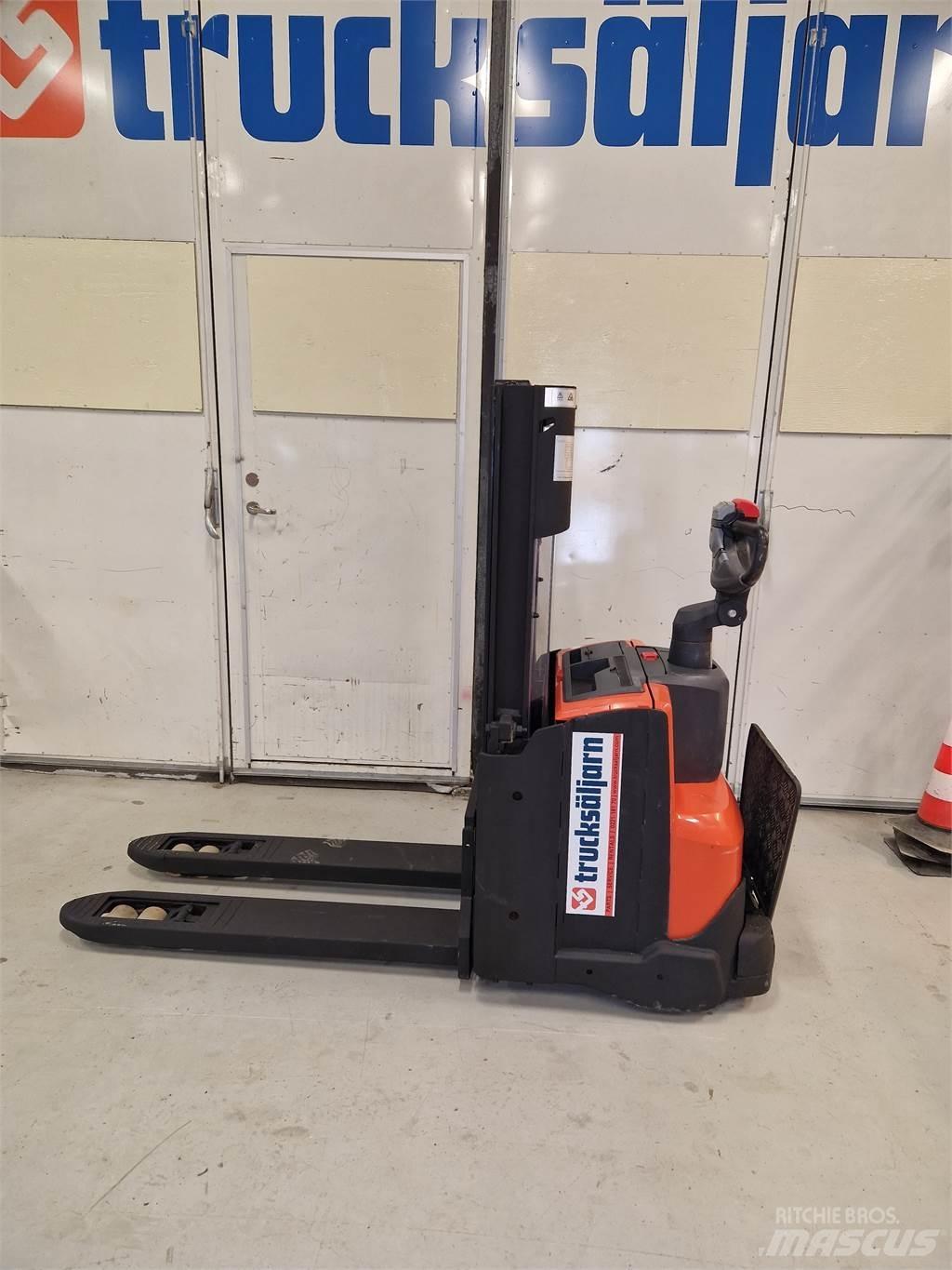 Toyota SWE200D Gabelstapler mit Fahrerstand