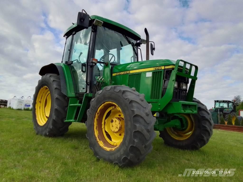 John Deere 6110 SE Traktoren