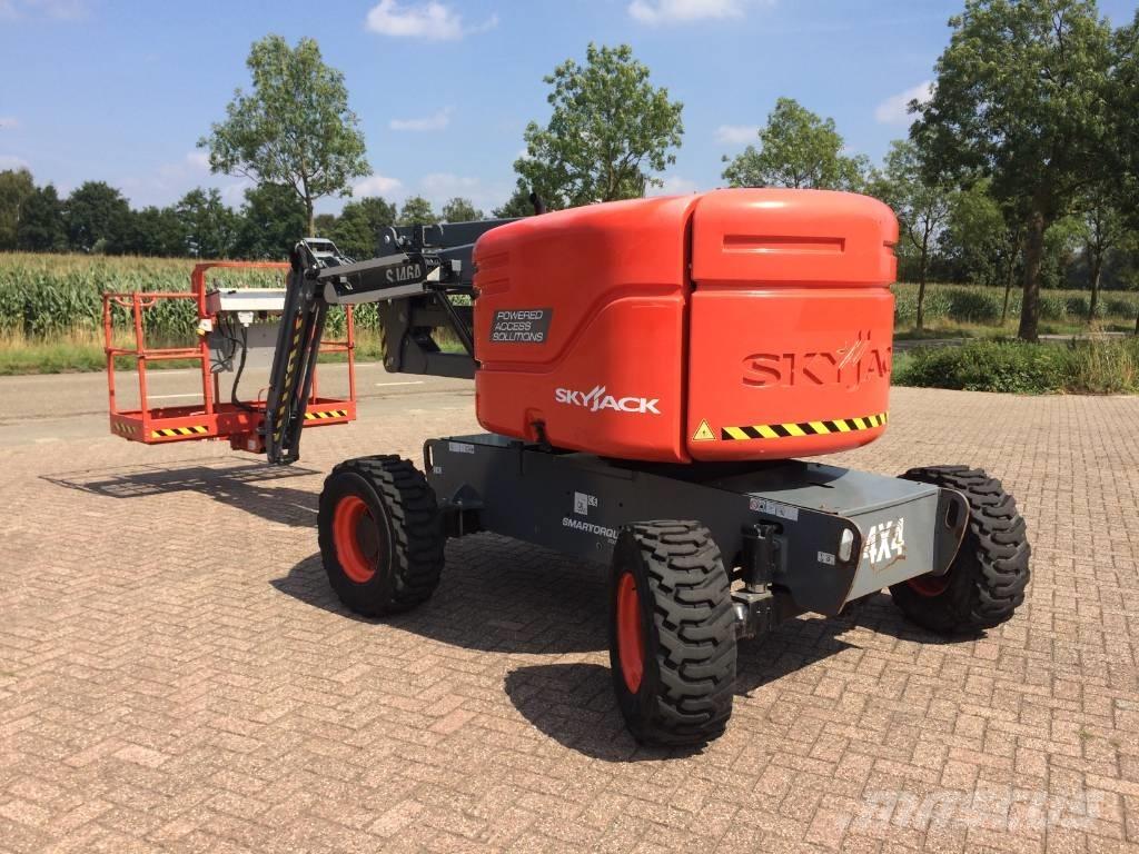 SkyJack SJ 46 AJ Gelenkteleskoparbeitsbühnen