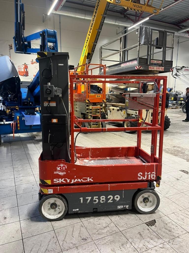 SkyJack SJ 16 Scheren-Arbeitsbühnen