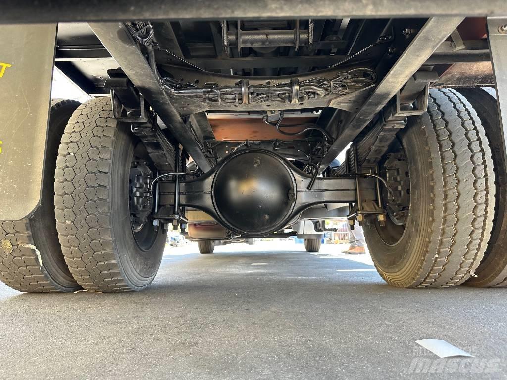 Freightliner M2106 Andere Fahrzeuge