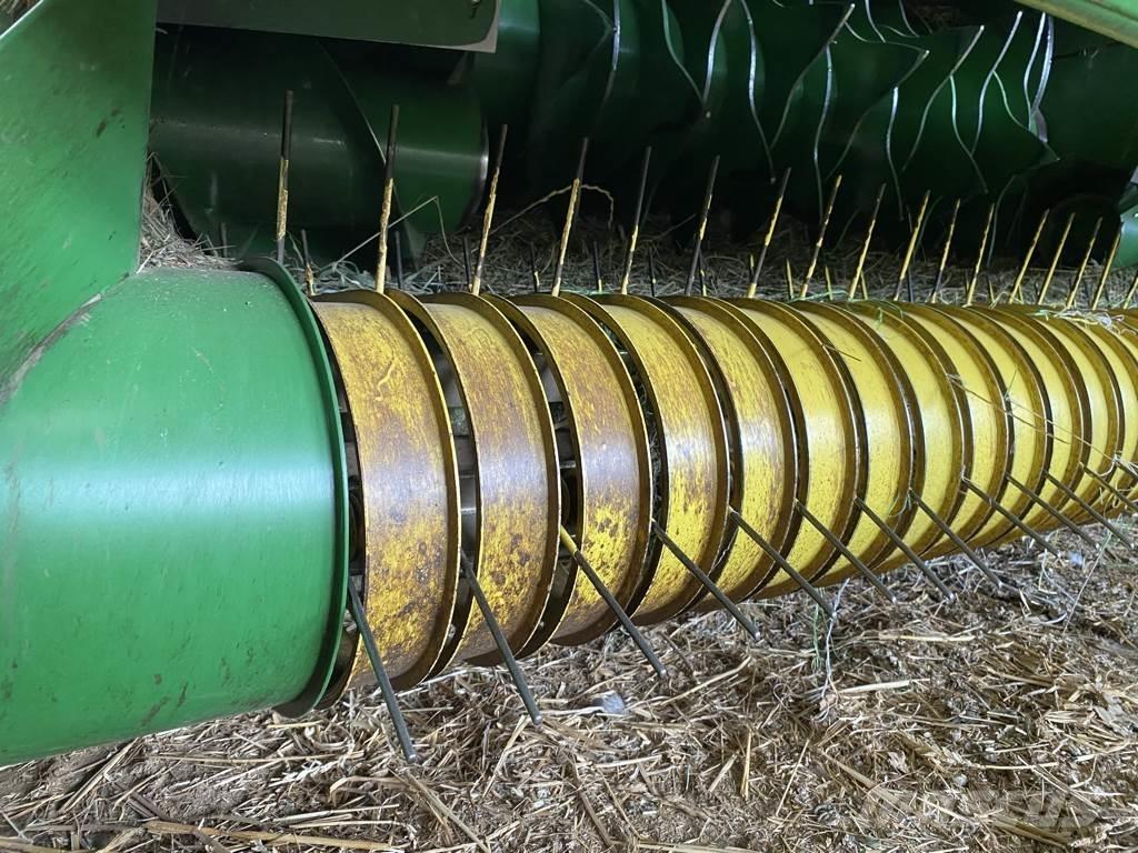 John Deere 623 Rundballenpressen