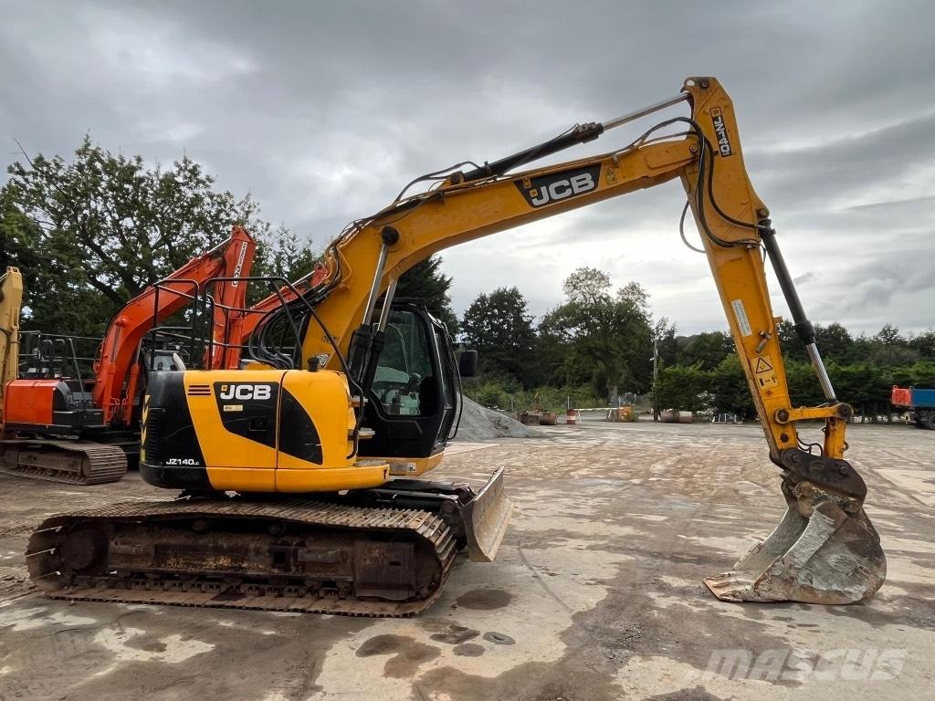 JCB JZ140 with blade Raupenbagger
