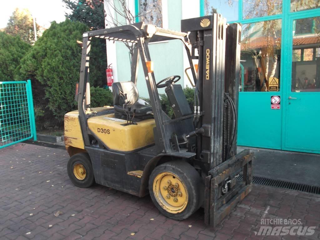 Daewoo D30S3 V-2372 Dieselstapler