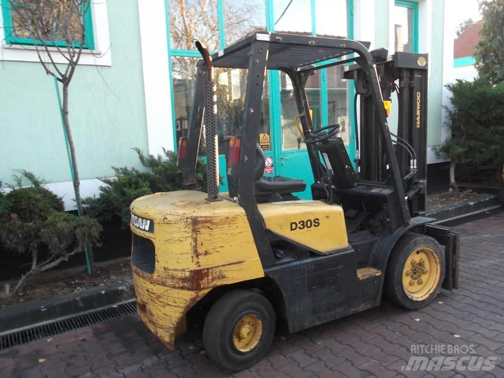 Daewoo D30S3 V-2372 Dieselstapler