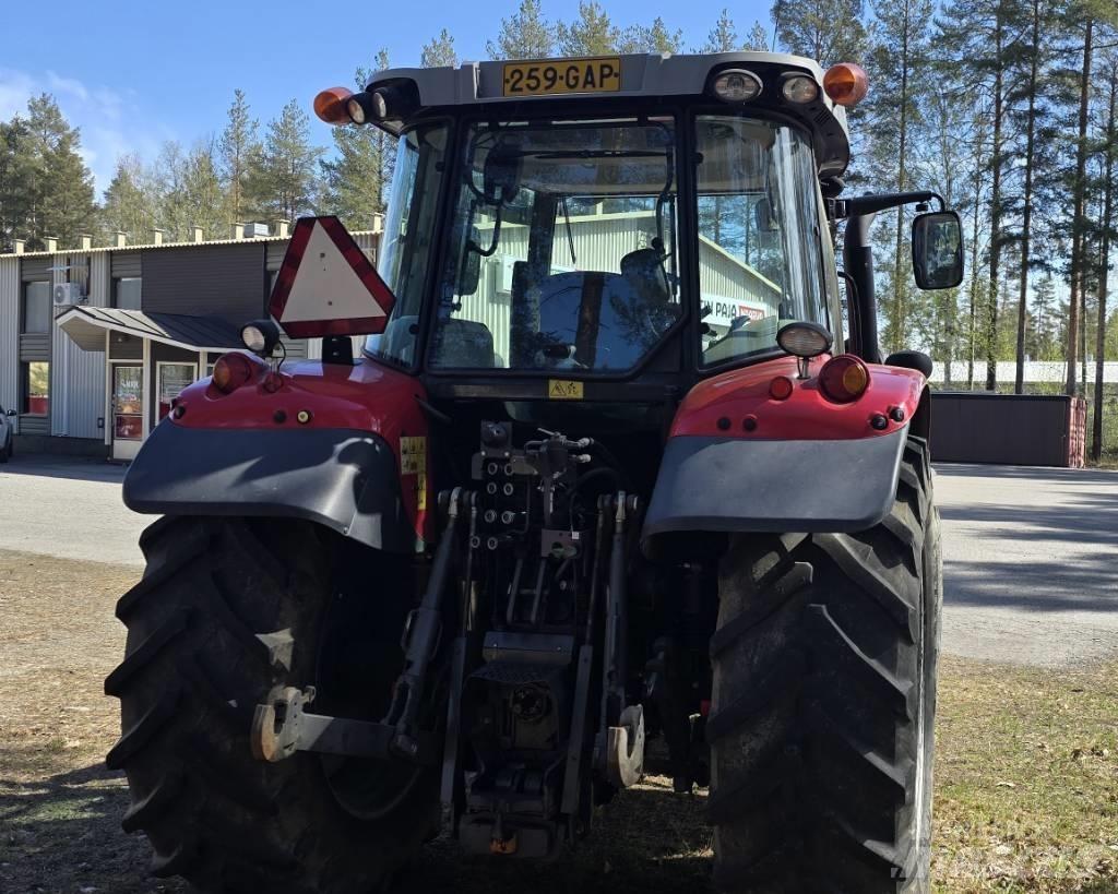 Massey Ferguson 5613 Traktoren