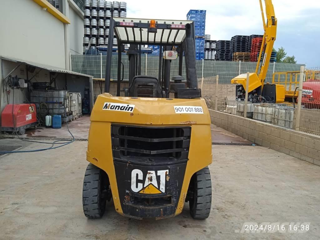 CAT DP 40 Dieselstapler