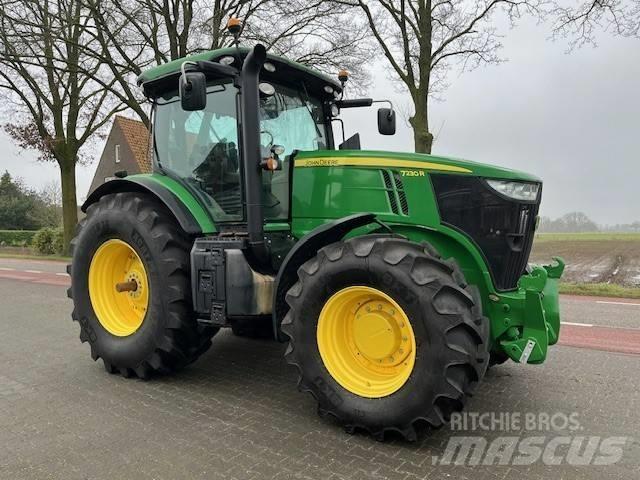 John Deere 7230 R Traktoren
