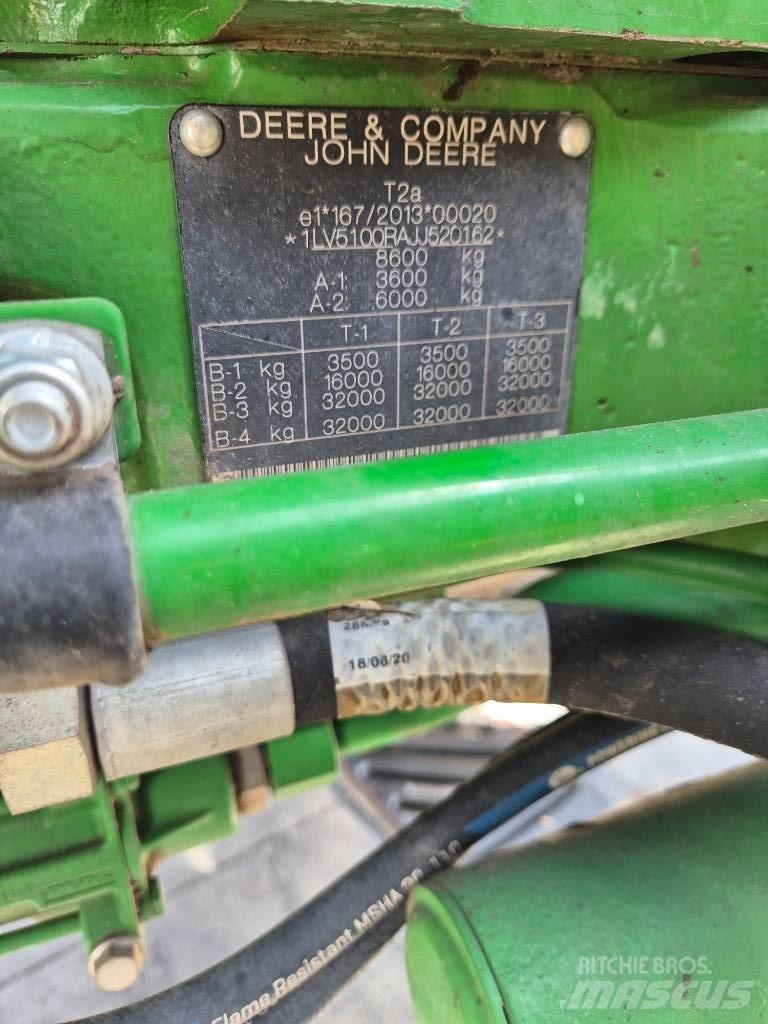 John Deere 5100 R Traktoren