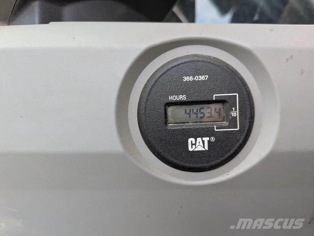 CAT 374F Raupenbagger