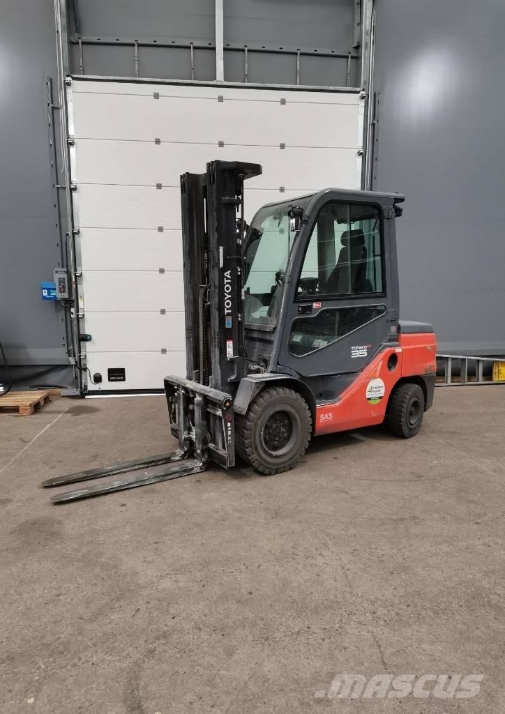 Toyota 8FDJ35F Dieselstapler