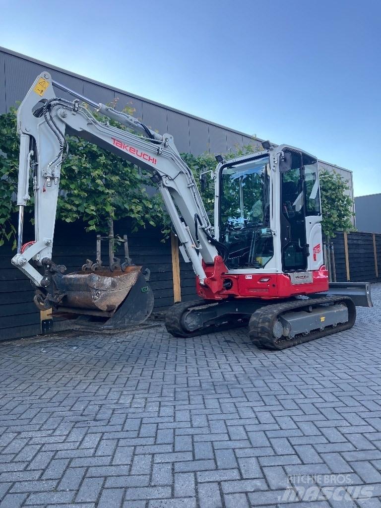 Takeuchi TB 335 R Minibagger < 7t