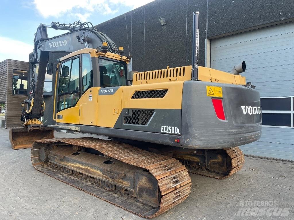 Volvo EC250DL Raupenbagger