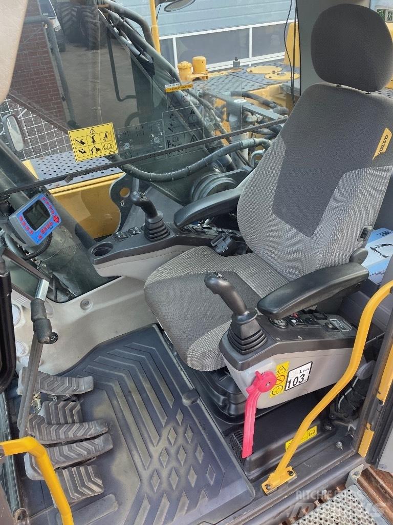 Volvo EC250DL Raupenbagger