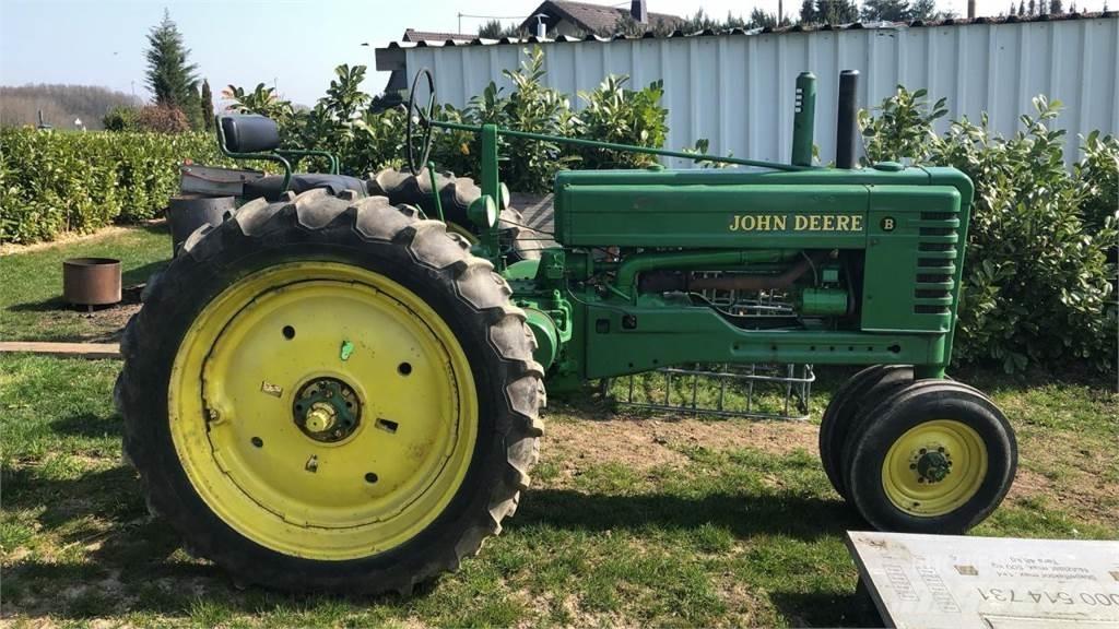 John Deere Model B Traktoren
