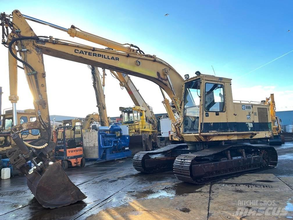 CAT 225 Raupenbagger