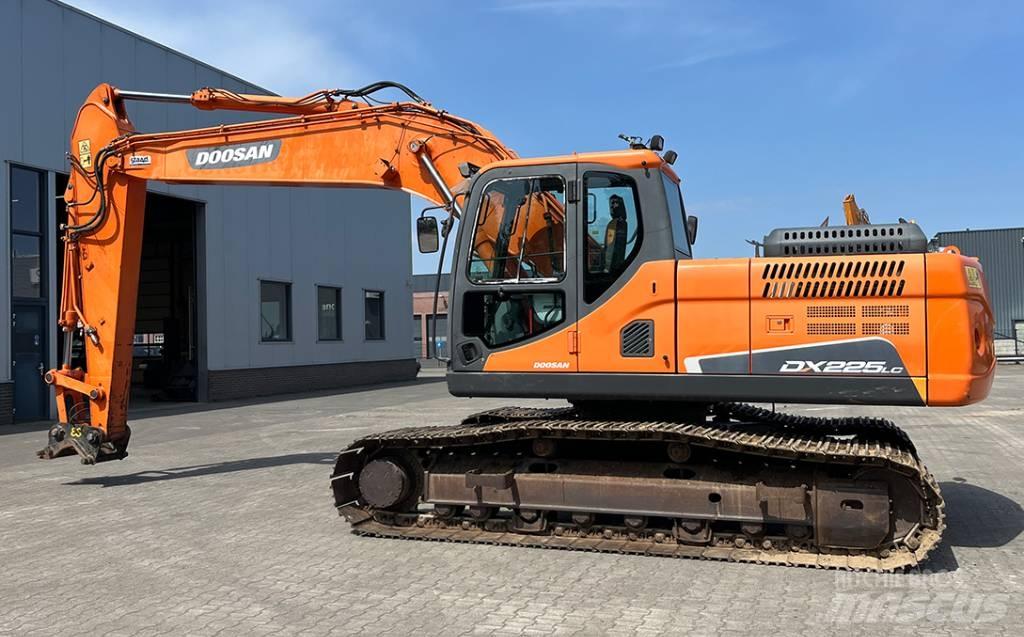Doosan DX 225 LC-3 Raupenbagger