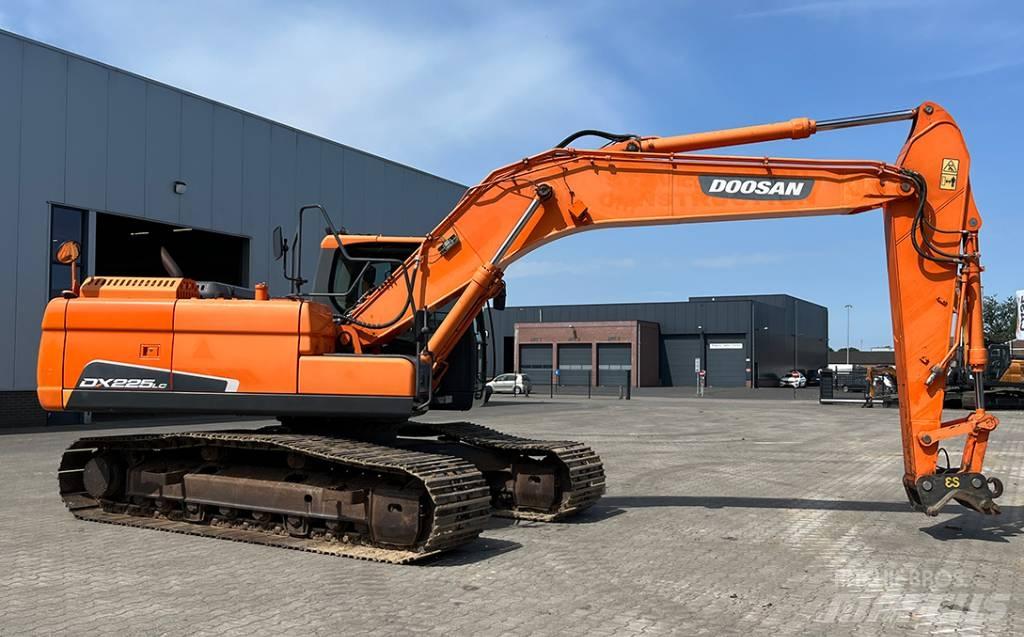 Doosan DX 225 LC-3 Raupenbagger