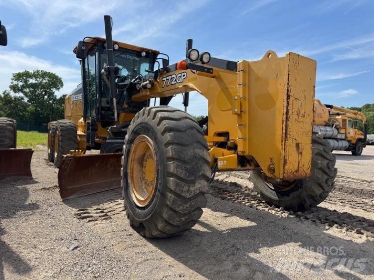 DEERE 772GP Grader