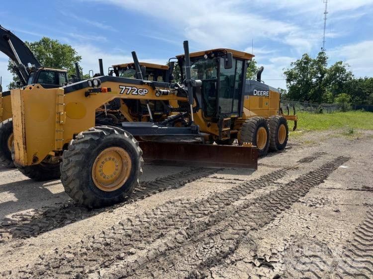 DEERE 772GP Grader