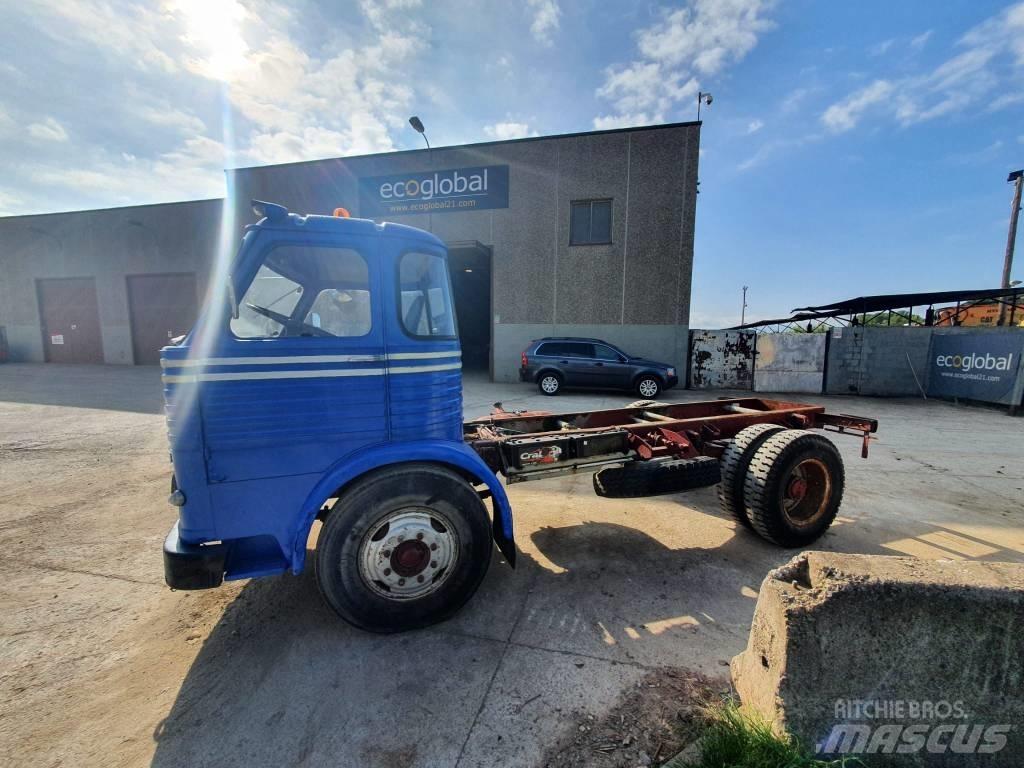 Pegaso COMET 1090 Wechselfahrgestell
