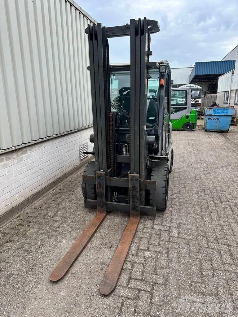 Nissan FDG02E7 Andere Gabelstapler