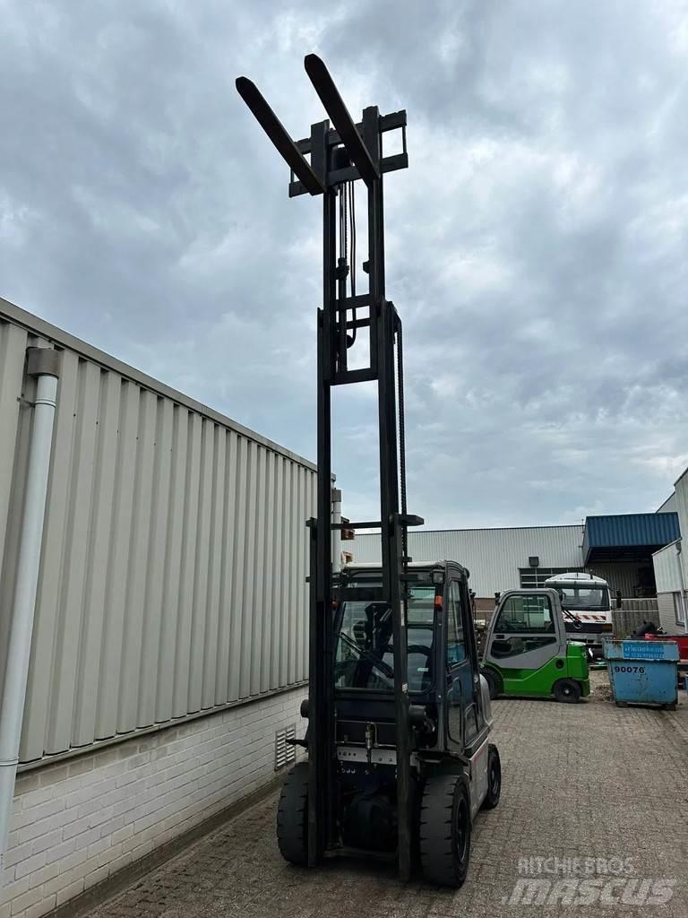 Nissan FDG02E7 Andere Gabelstapler