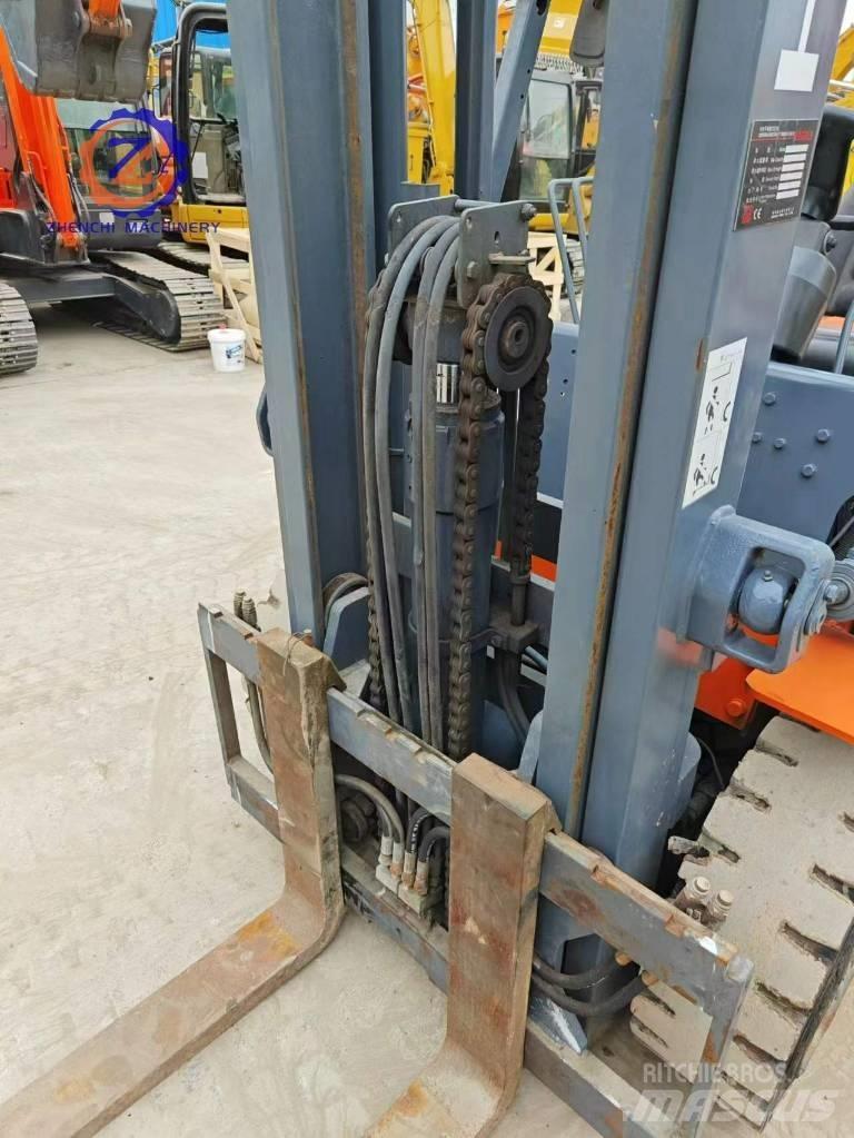 Heli CPCD 30 Dieselstapler