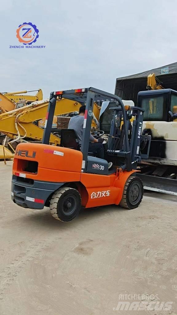 Heli CPCD 30 Dieselstapler