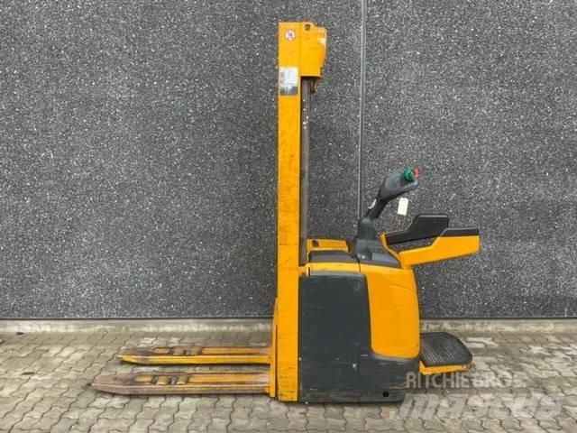 Jungheinrich ERC 216 Selbstfahrstapler